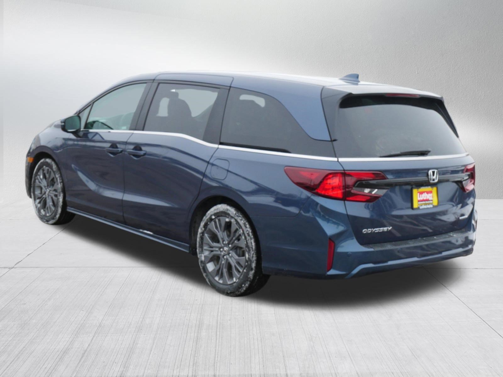 Certified 2026 Honda Odyssey Touring image 5