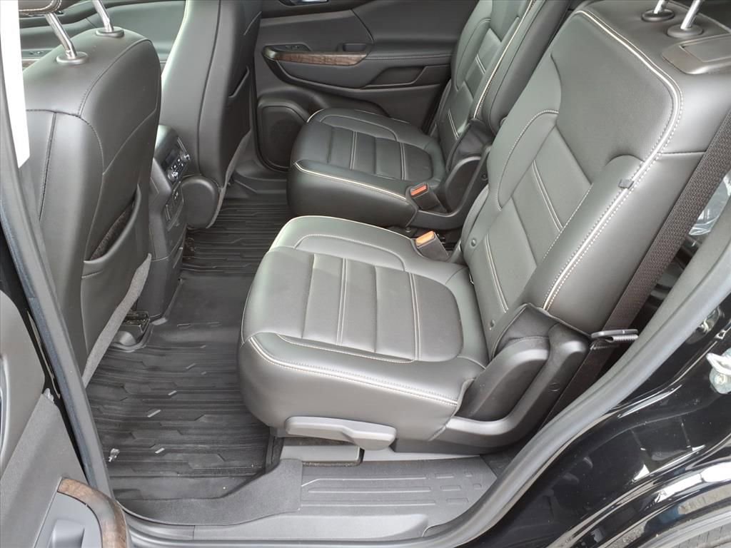 Used 2021 GMC Acadia Denali w/ Denali Technology Package image 12