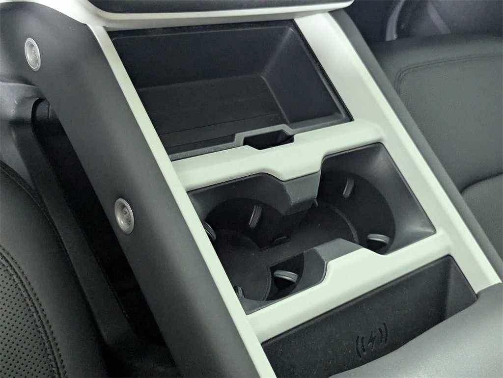 Used 2025 Land Rover Defender 110 S image 20