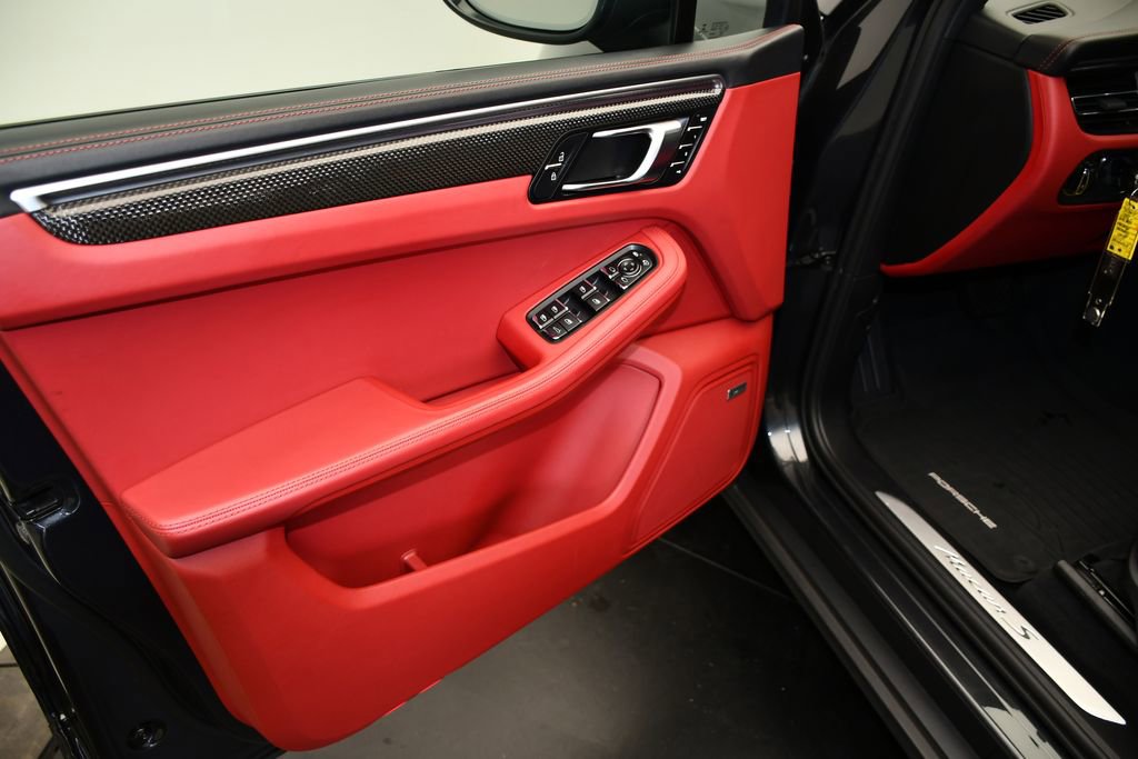 Certified 2021 Porsche Macan S AWD/4WD image 4