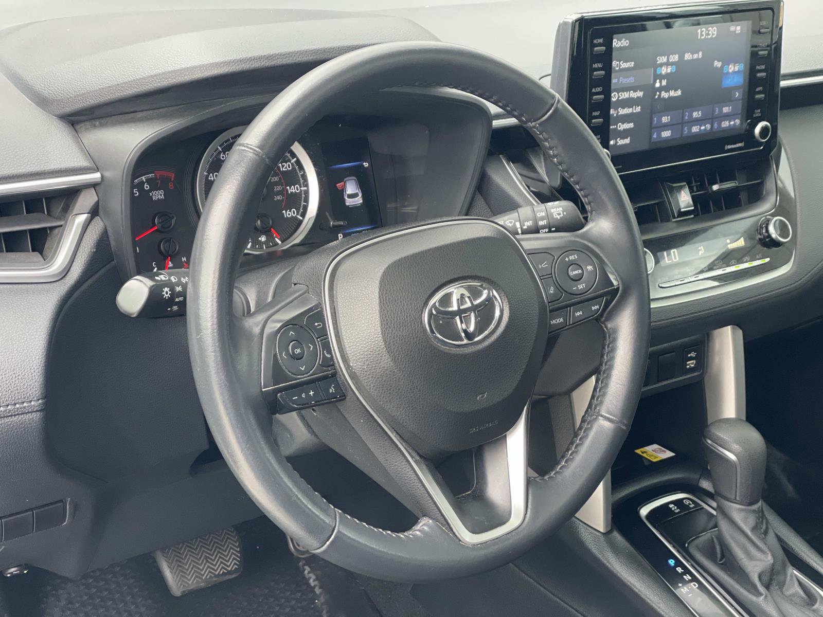 Used 2022 Toyota Corolla Cross LE image 3