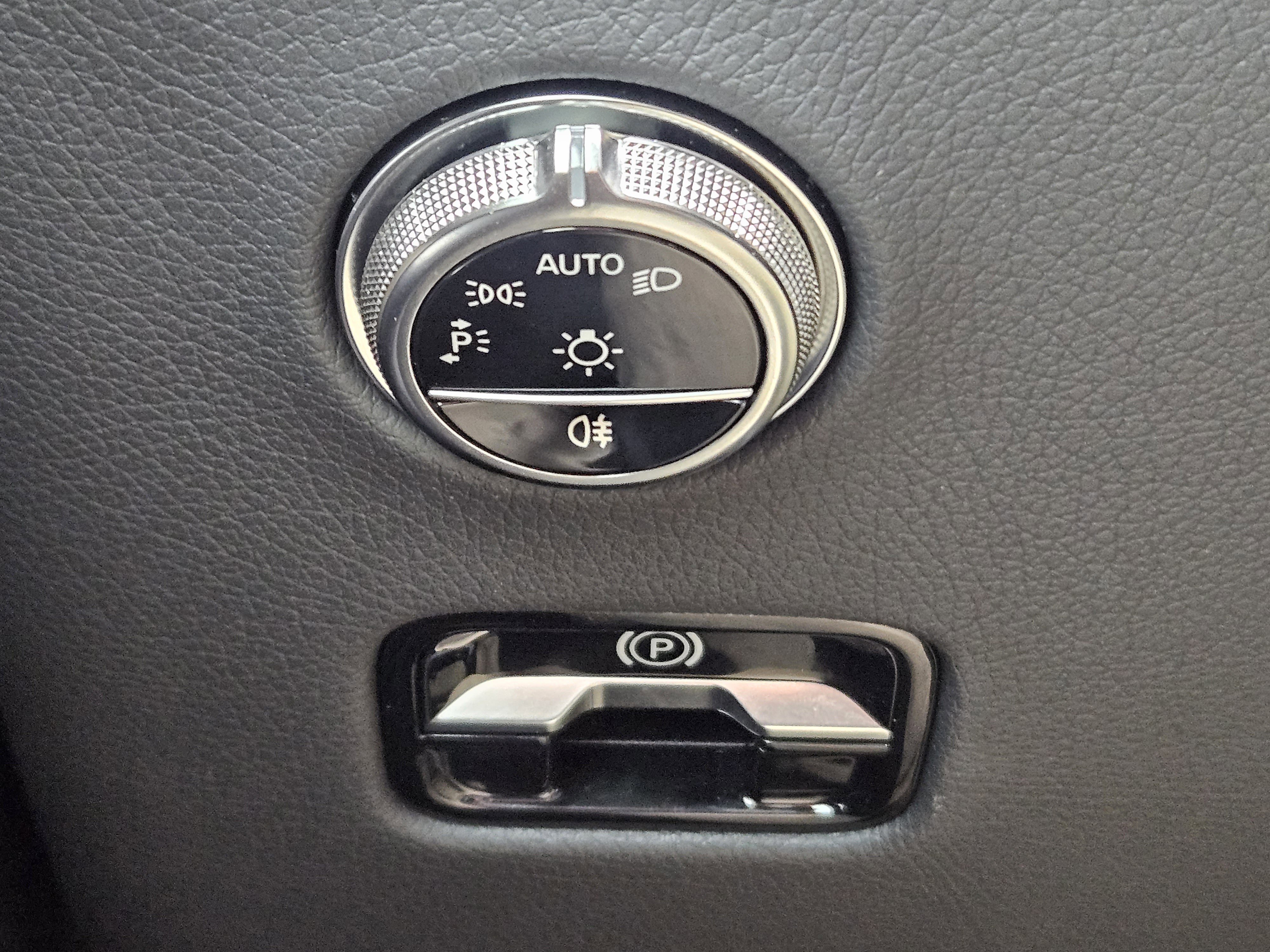 Certified 2026 Mercedes-Benz GLC 300 4MATIC image 31