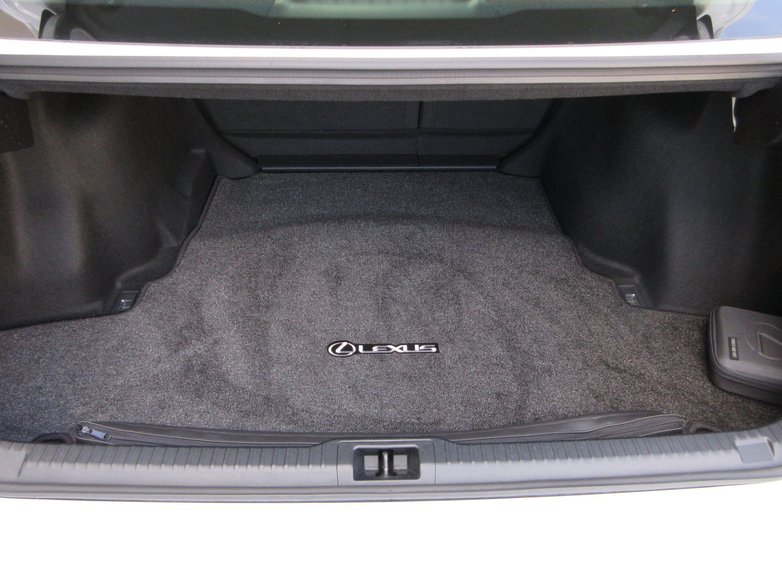 Used 2025 Lexus IS 500 RWD image 52