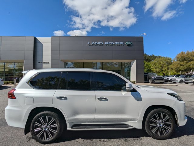Used 2021 Lexus LX 570 4WD w/ Luxury Package image 4