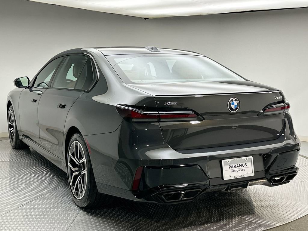 Used 2024 BMW 760i xDrive w/ Executive Package AWD/4WD image 11