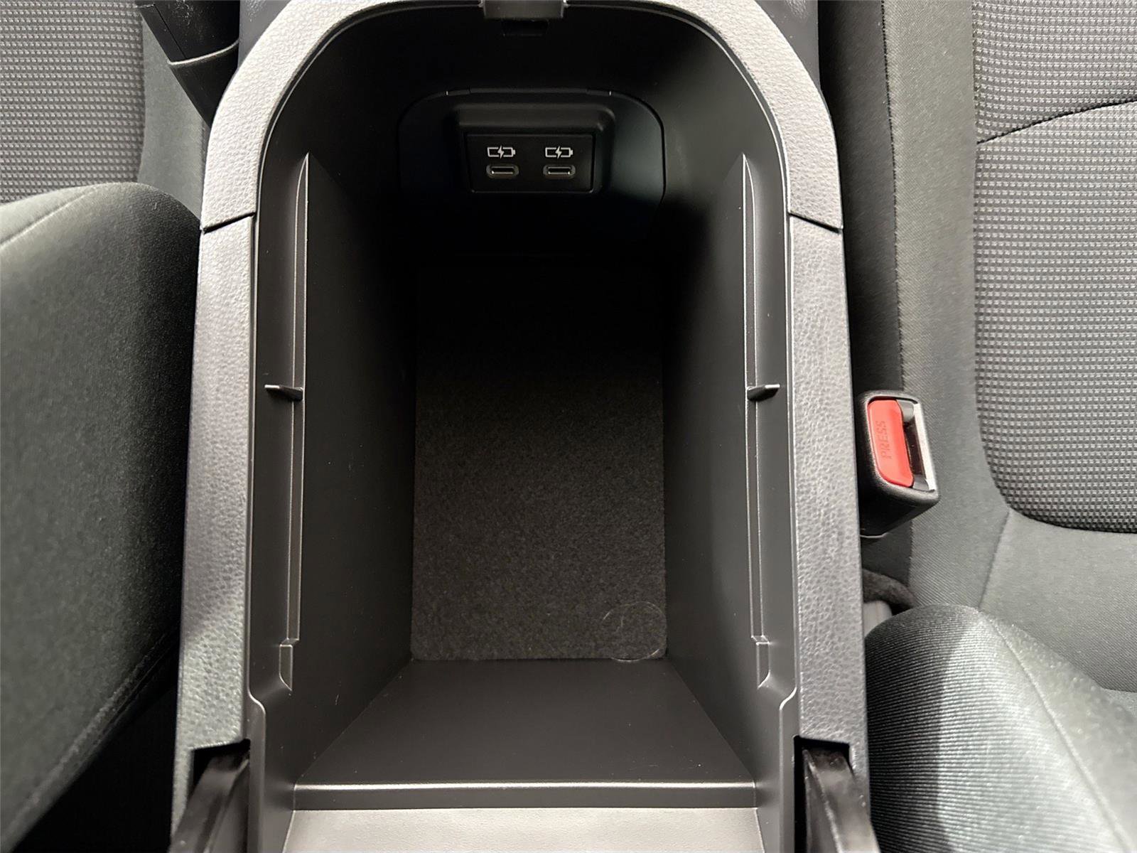 Certified 2025 Toyota RAV4 LE FWD image 30