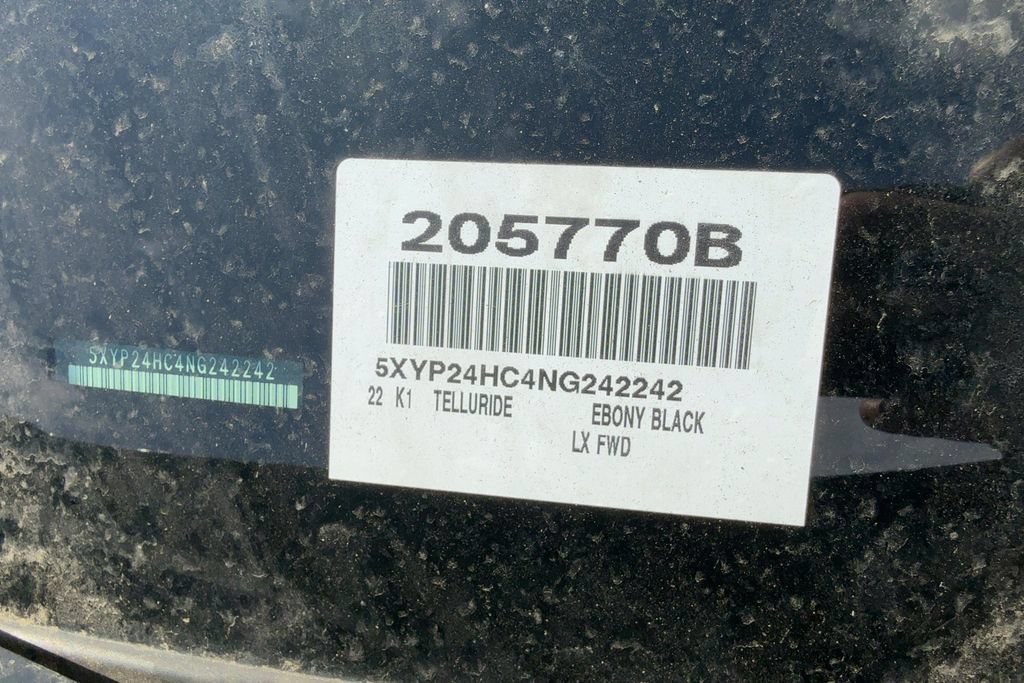 Used 2022 Kia Telluride LX FWD image 19