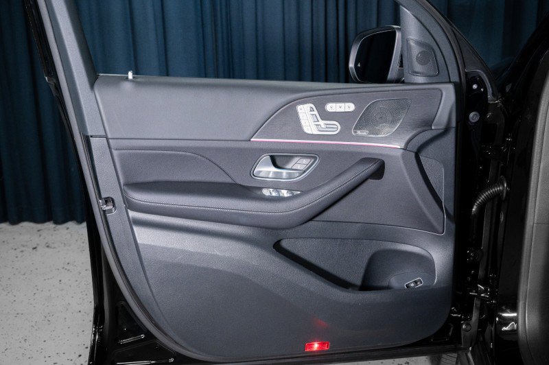 Certified 2025 Mercedes-Benz GLS 450 4MATIC image 13