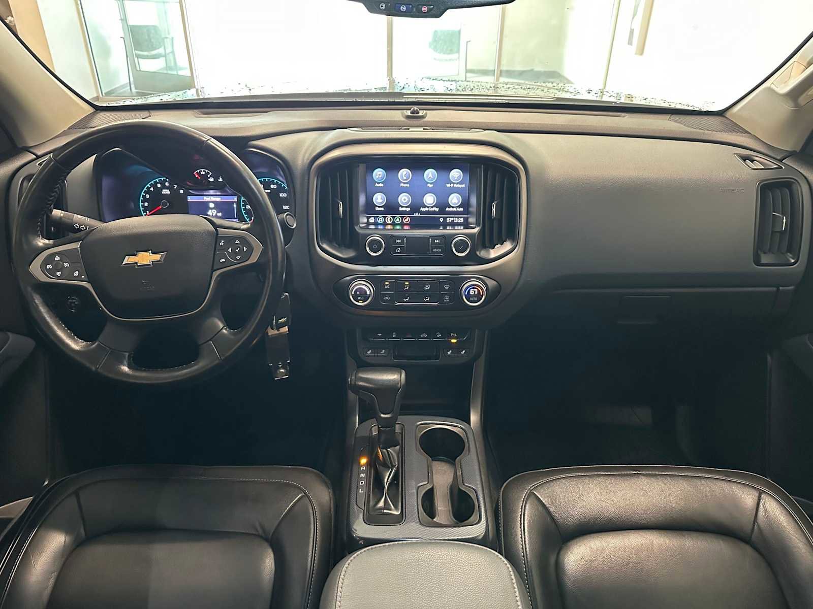 Used 2019 Chevrolet Colorado Z71 w/ Z71 Midnight Edition image 11