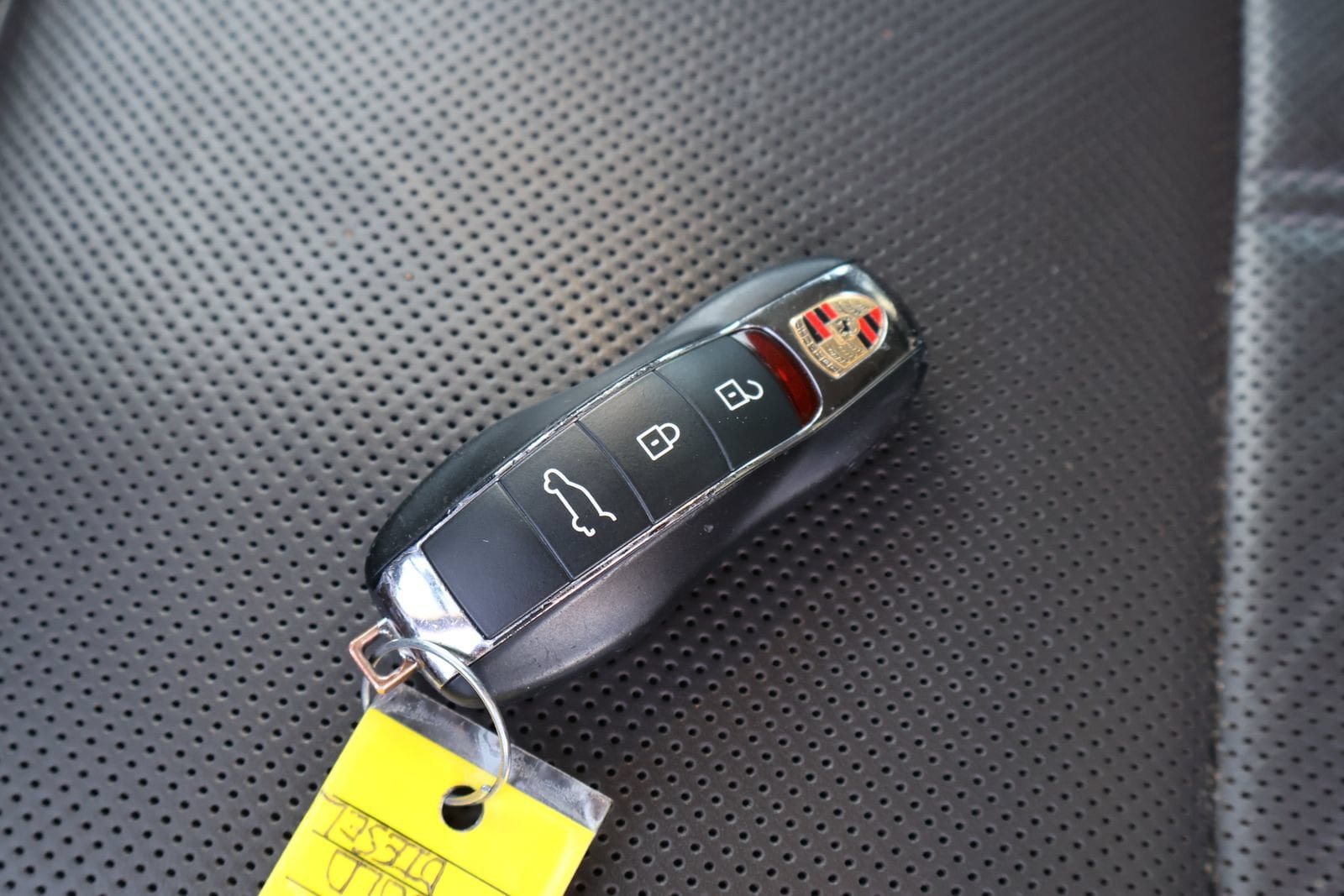 Used 2015 Porsche Cayenne Diesel AWD/4WD image 28