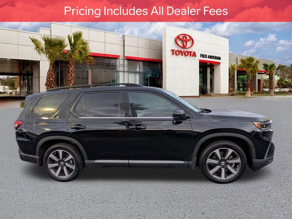 Used 2025 Honda Pilot Touring image 3