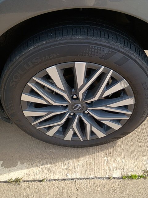Used 2025 Nissan Altima 2.5 SV FWD image 9