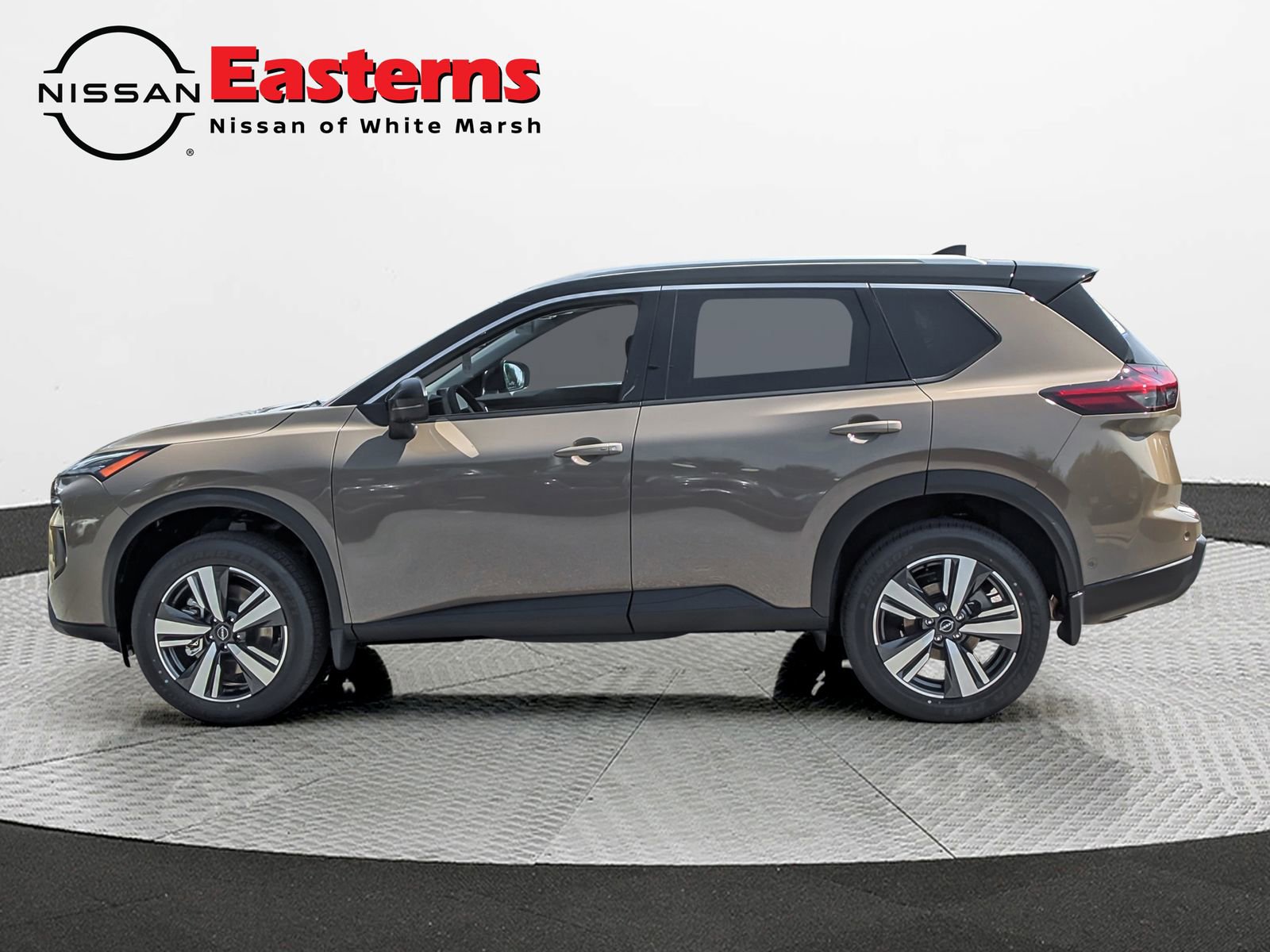 New 2025 Nissan Rogue SL w/ Tech Package AWD/4WD image 4
