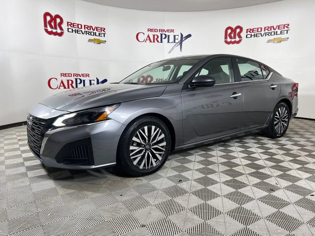 Used 2024 Nissan Altima 2.5 SV image 3
