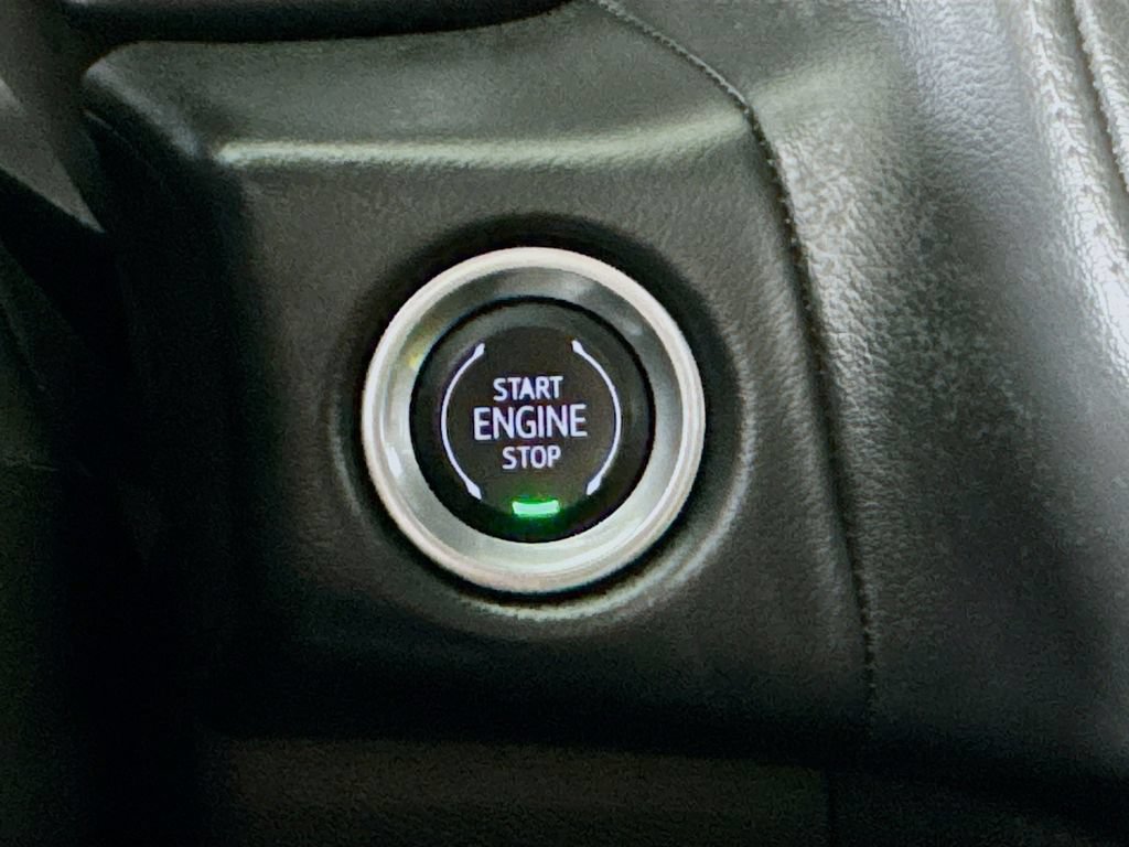 Used 2024 Chevrolet Tahoe Z71 w/ Luxury Package AWD/4WD image 39