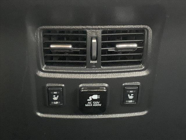 Used 2017 Nissan Titan Platinum Reserve AWD/4WD image 23