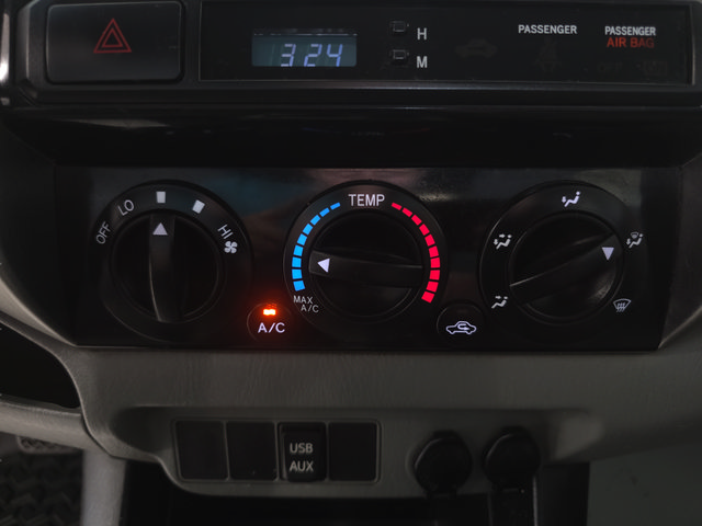 Used 2012 Toyota Tacoma 4x4 Double Cab w/ SR5 Pkg image 17