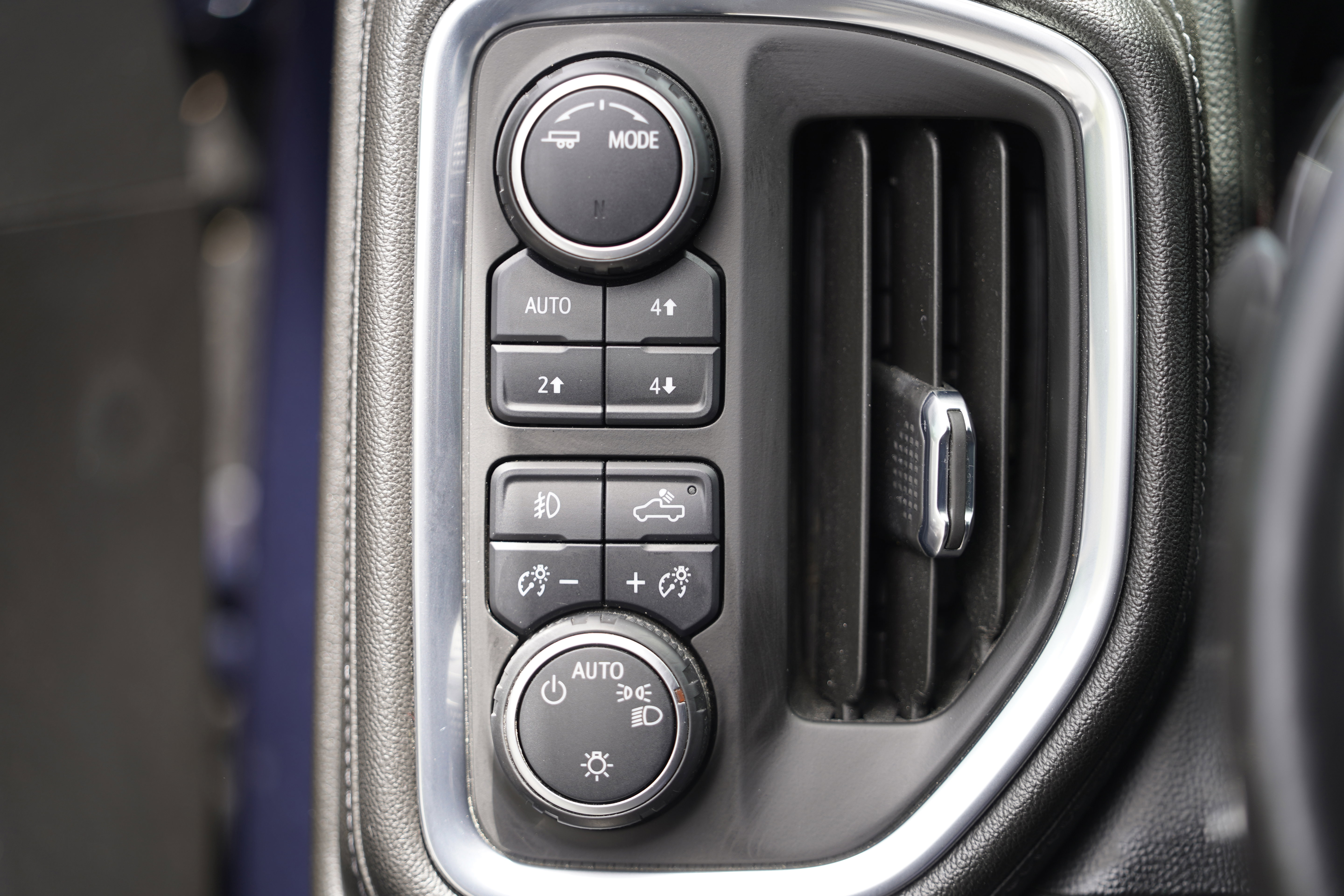 Used 2021 Chevrolet Silverado 1500 RST AWD/4WD image 17