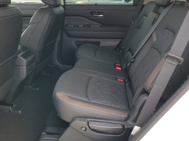 New 2026 Nissan Pathfinder Platinum image 7