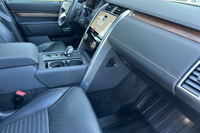 Certified 2025 Land Rover Discovery Dynamic SE AWD/4WD image 14