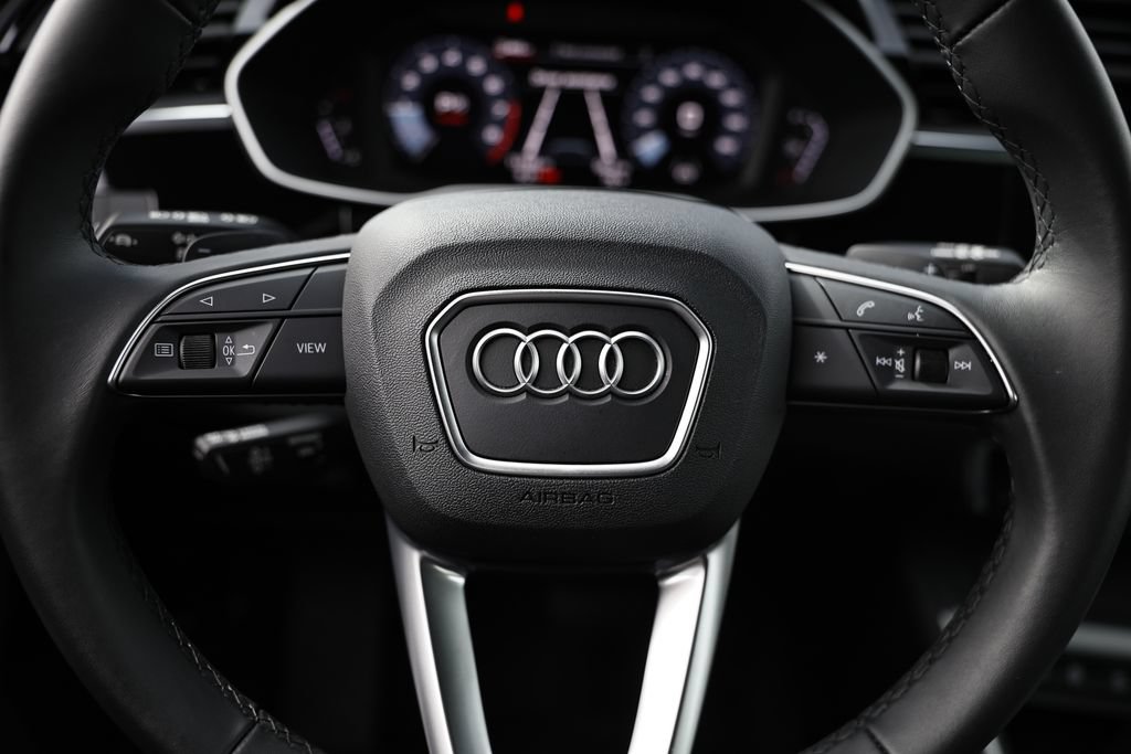 Used 2025 Audi Q3 2.0T Premium w/ Convenience Package AWD/4WD image 33