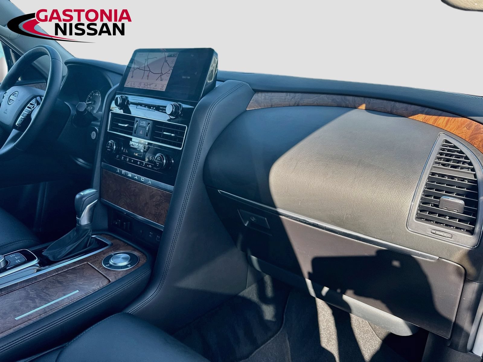 Used 2024 Nissan Armada SL w/ Captain's Chairs Package RWD image 40