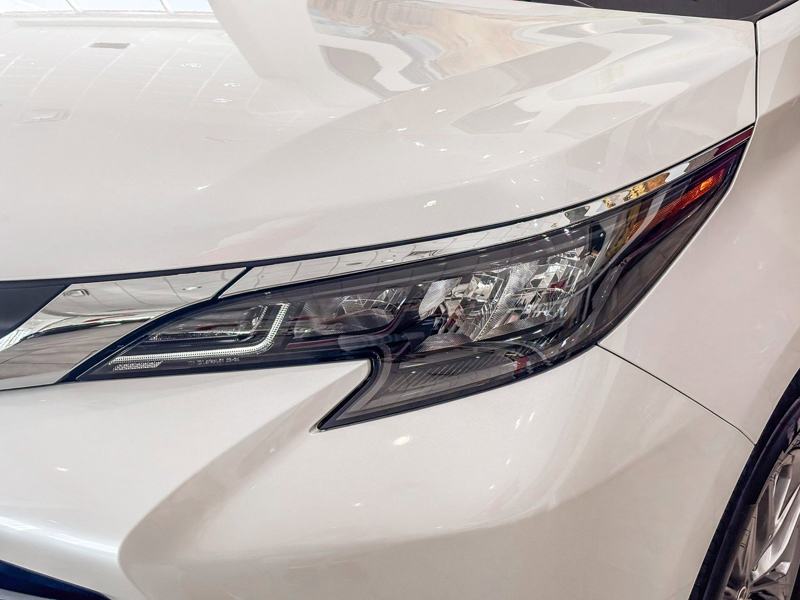 New 2026 Toyota Sienna XLE FWD image 9