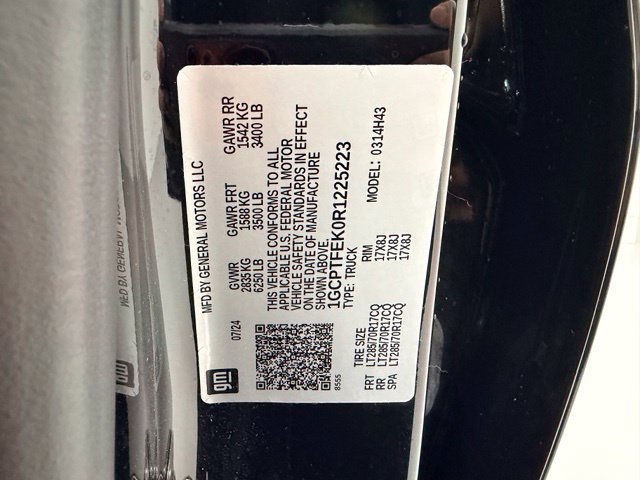 Certified 2024 Chevrolet Colorado ZR2 w/ Safety Package AWD/4WD image 22