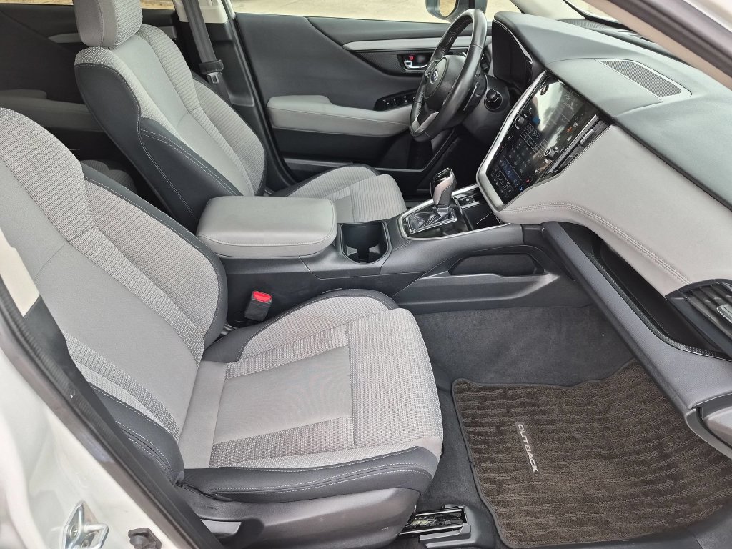 Used 2025 Subaru Outback Premium AWD/4WD image 31
