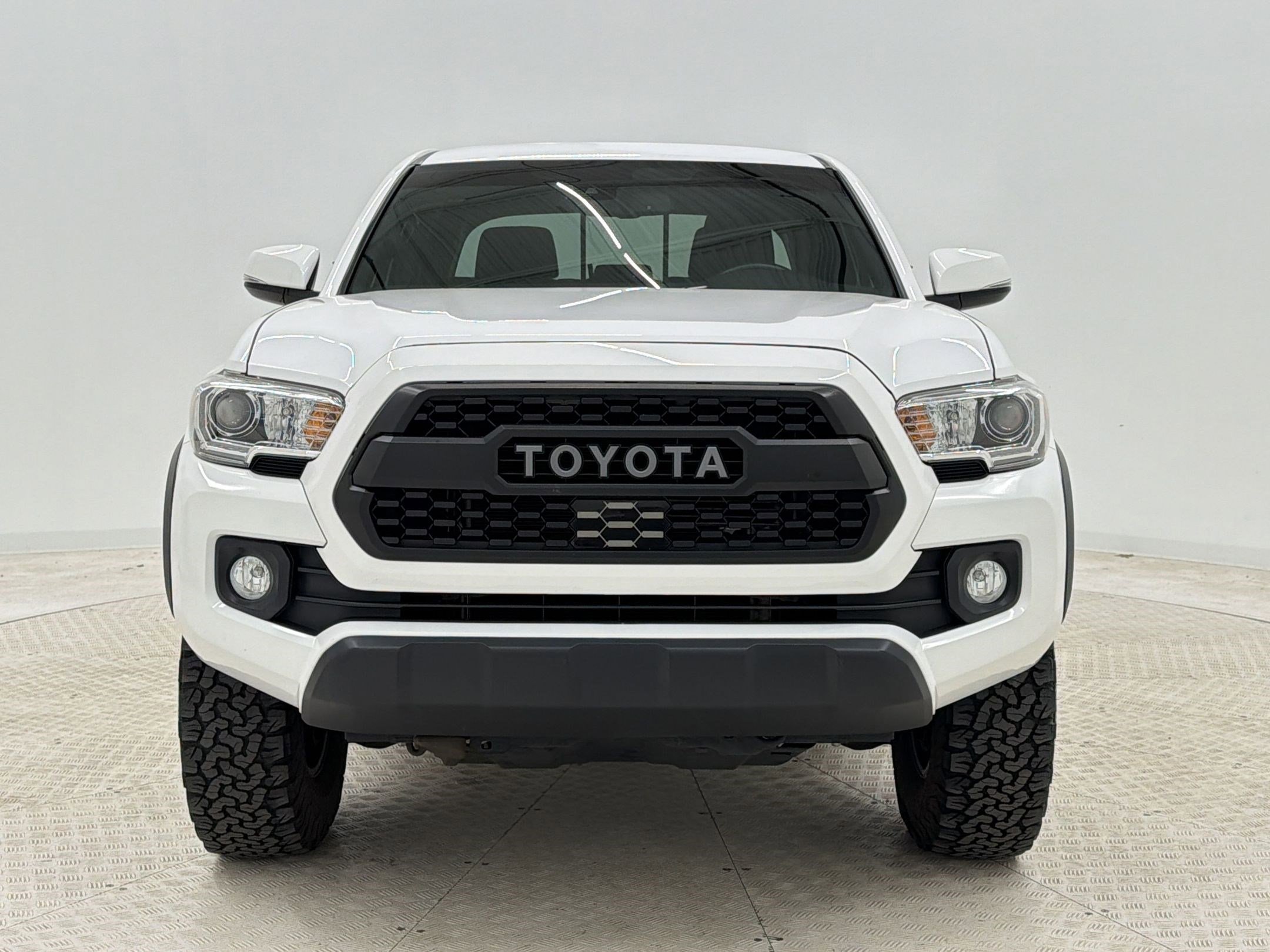 Used 2020 Toyota Tacoma TRD Off-Road w/ Technology Package AWD/4WD image 6