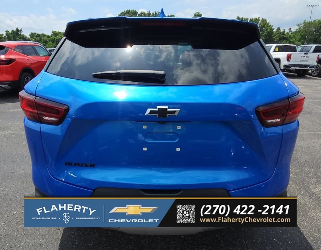 Used 2025 Chevrolet Blazer LT w/ Midnight/Sport Edition FWD image 6