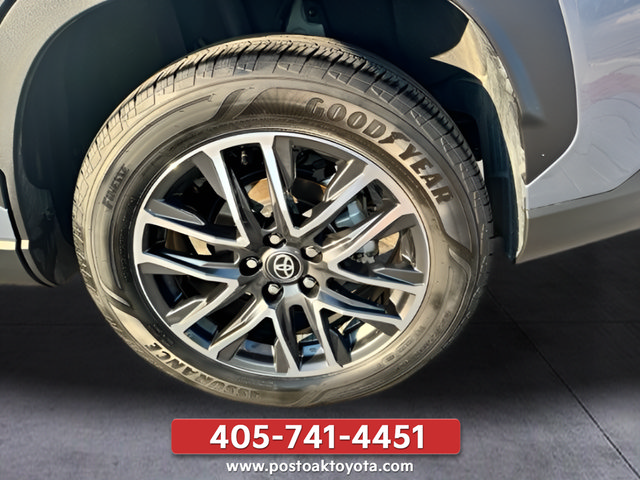 Used 2026 Toyota Corolla Cross XLE w/ Convenience Package FWD image 13