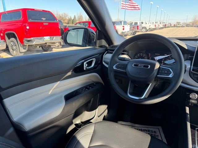 Used 2024 Jeep Compass Limited image 10