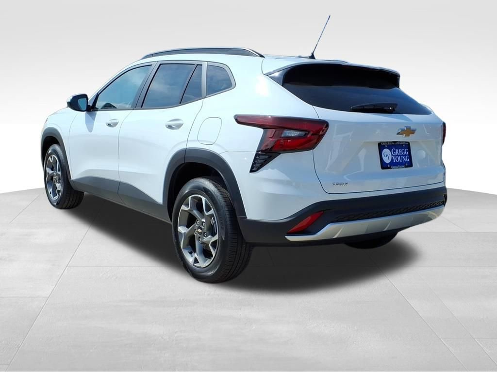 New 2025 Chevrolet Trax LT w/ Driver Confidence Package image 4