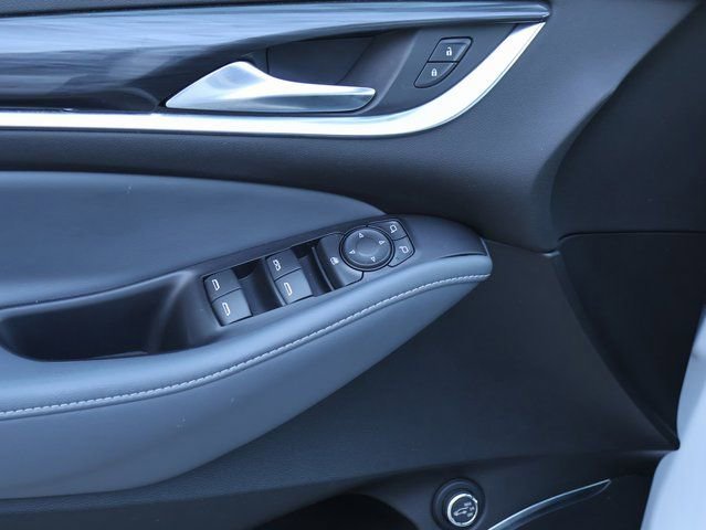 Used 2021 Buick Enclave Essence image 25