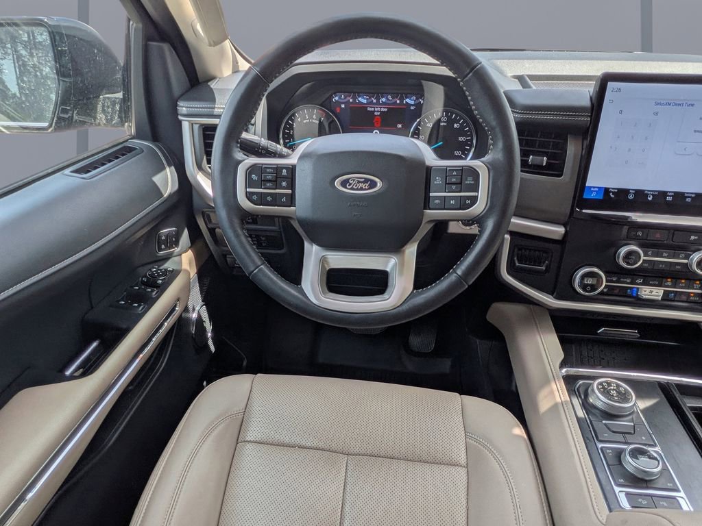 Used 2024 Ford Expedition XLT image 16