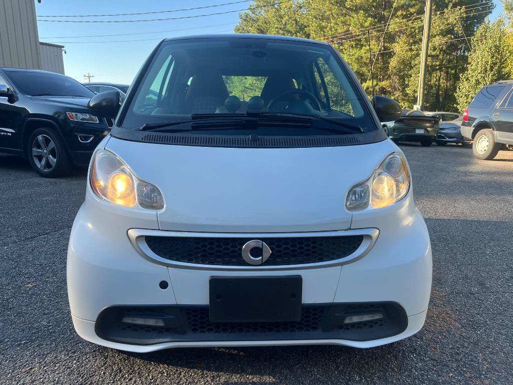 Used 2014 smart fortwo passion RWD image 2