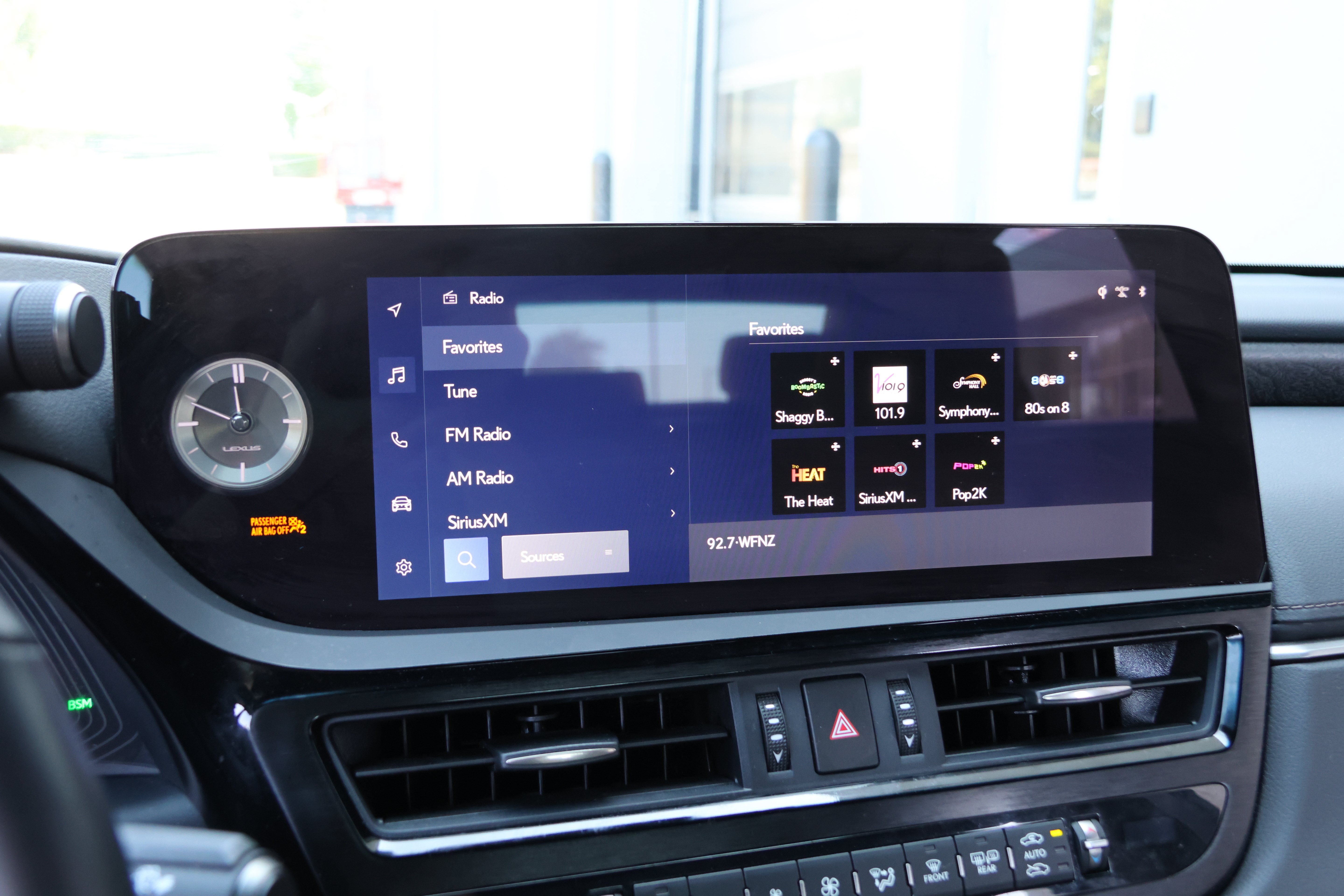 Used 2024 Lexus ES 300h w/ Premium Package FWD image 23