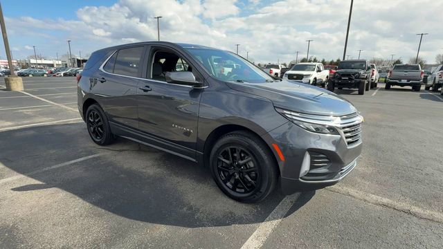 Used 2023 Chevrolet Equinox LT image 2