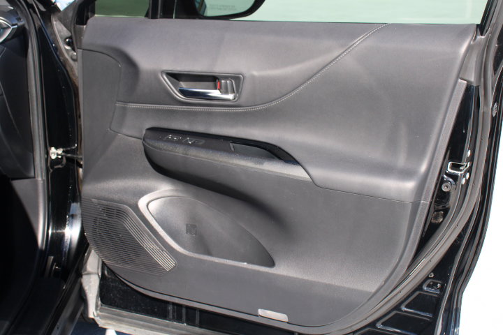 Used 2021 Toyota Venza LE image 19