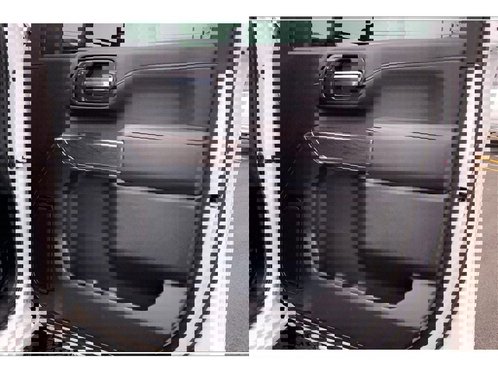 Used 2022 Chevrolet Silverado 3500 LTZ w/ Gooseneck/5TH Wheel Package image 24