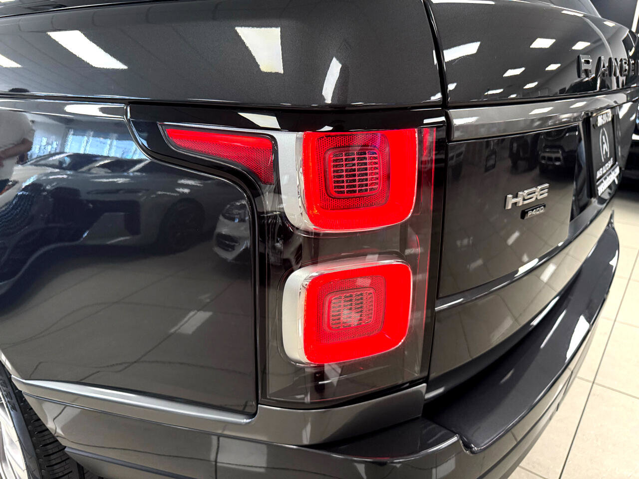 Used 2020 Land Rover Range Rover HSE image 36