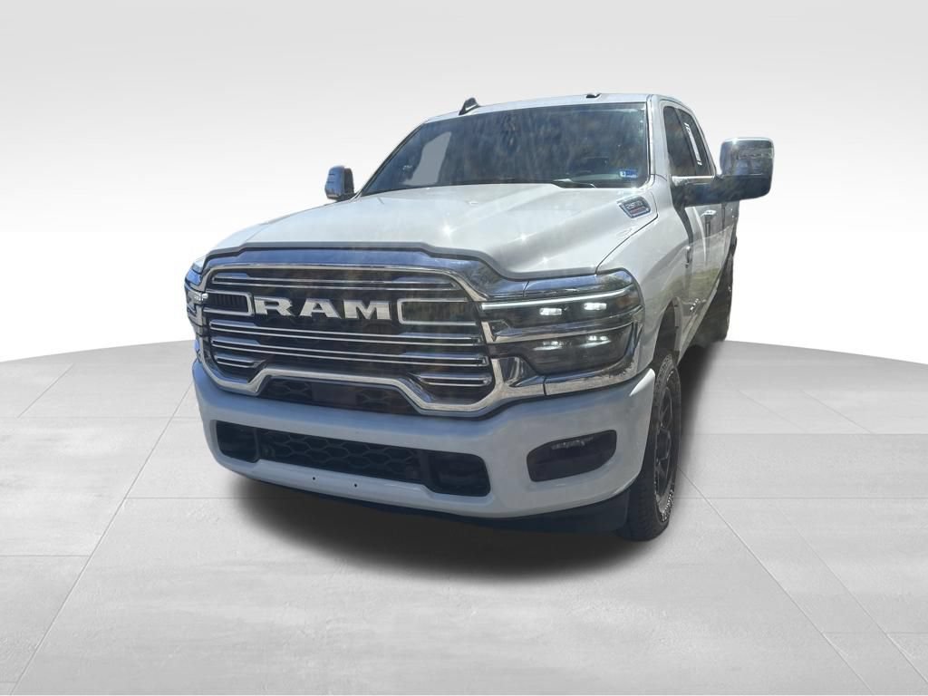 Used 2026 RAM 2500 Laramie AWD/4WD image 3