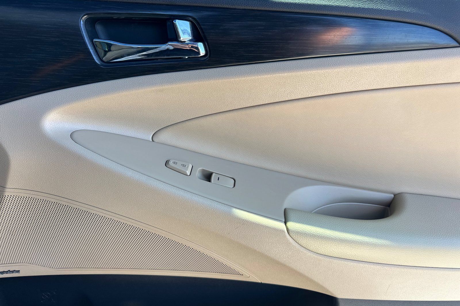 Used 2013 Hyundai Sonata Limited w/ Premium Pkg FWD image 22