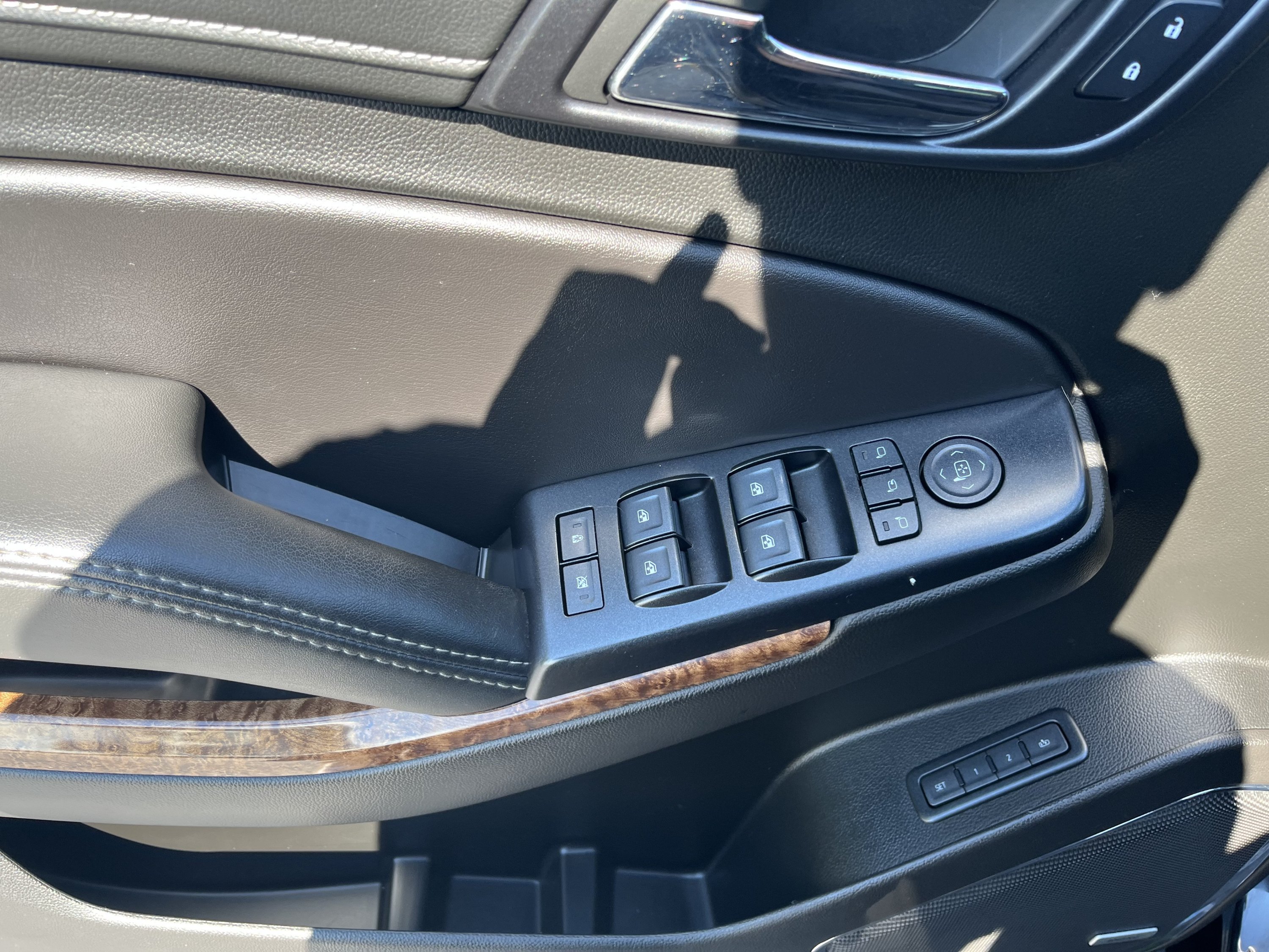Used 2019 Chevrolet Suburban Premier AWD/4WD image 23