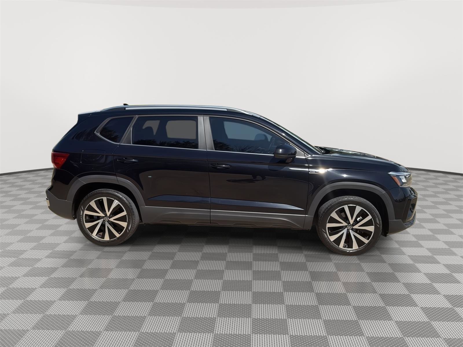 Used 2022 Volkswagen Taos SE image 6