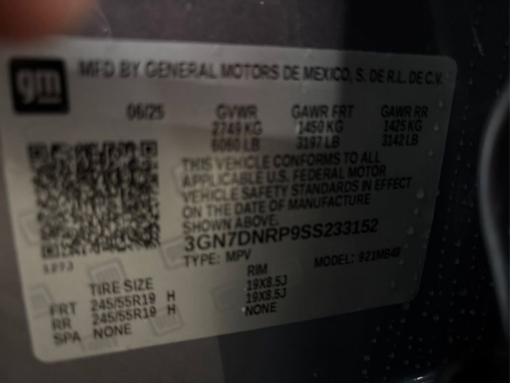 Used 2025 Chevrolet Equinox EV LT image 19