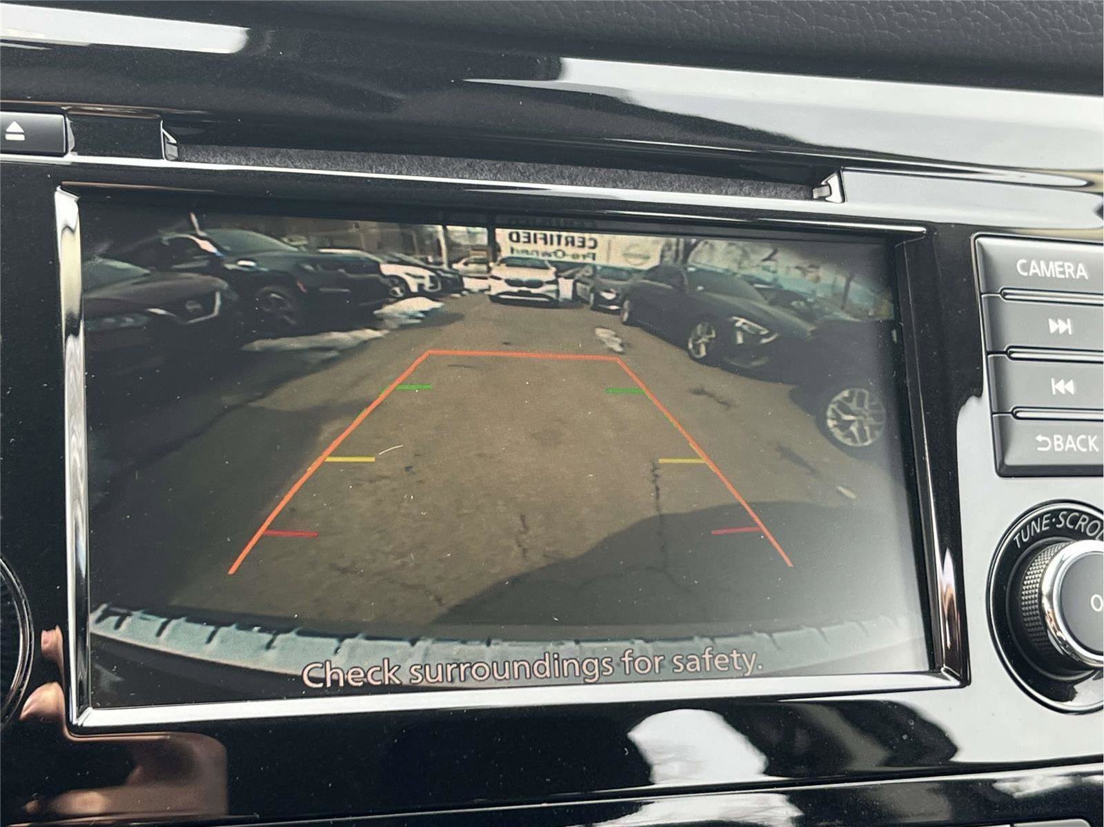 Used 2022 Nissan Rogue Sport SV image 16