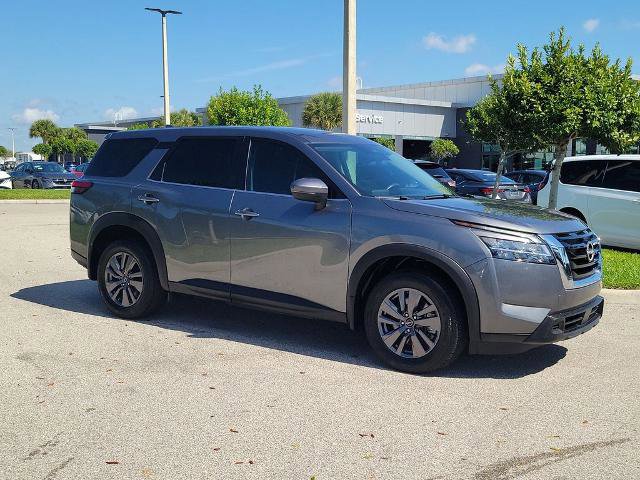 Certified 2022 Nissan Pathfinder S w/ Cargo Package image 2