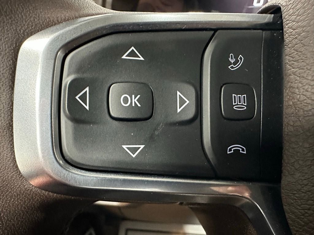 Used 2025 RAM 2500 Laramie AWD/4WD image 19